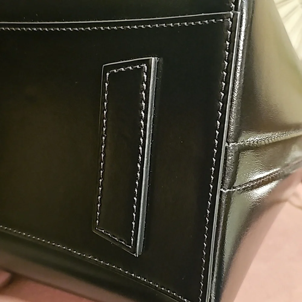 Authentic Givenchy Antigona Small in Smooth Black - Picture 9 of 16